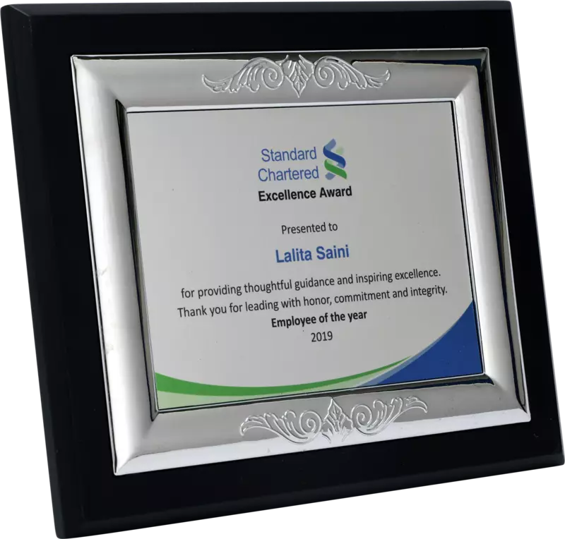 TANDARD CHARTERED PLAQUES TROPHY