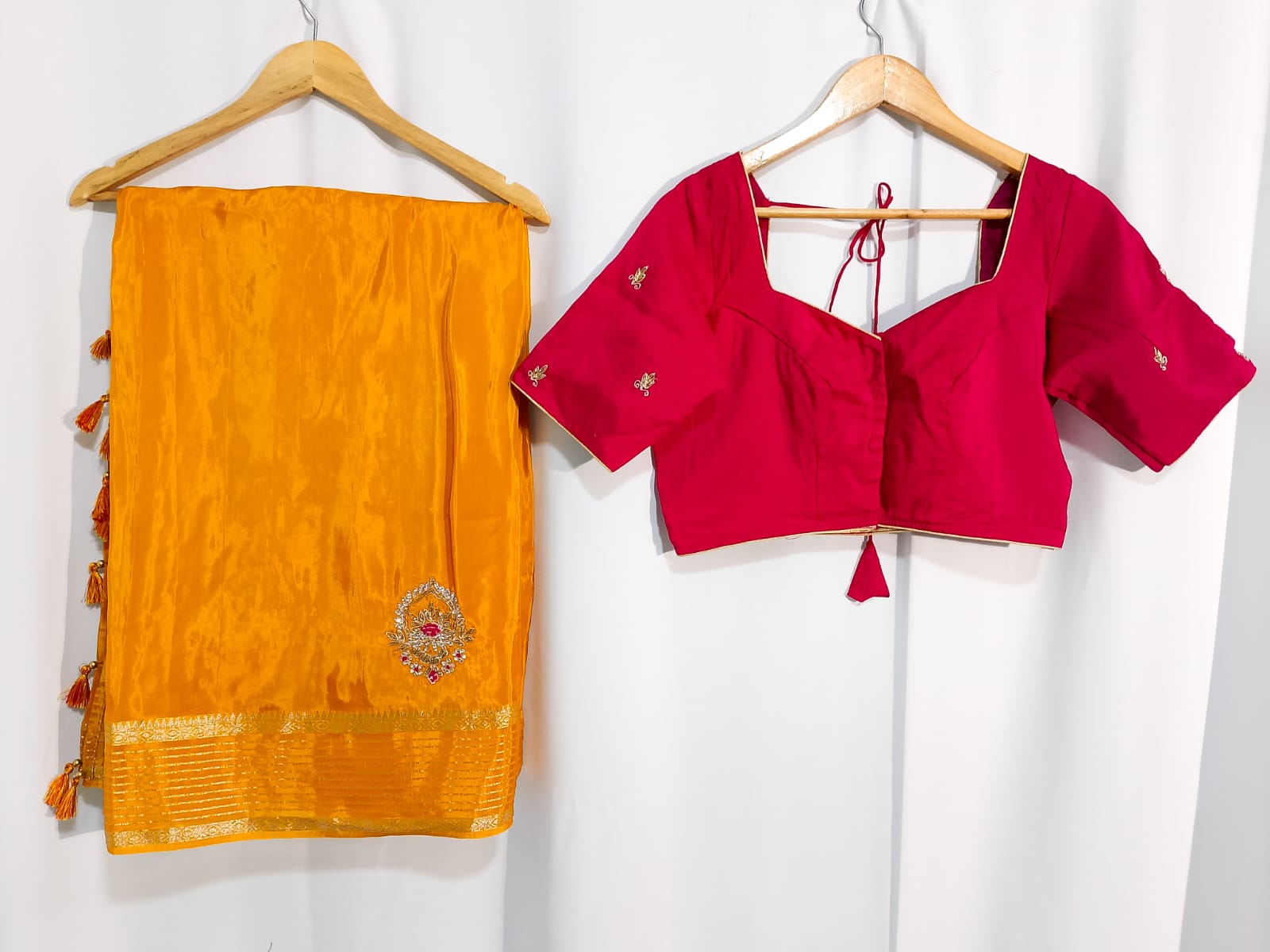 N623: Ready To Ship Beautiful Desginer Saree With Stitched Blouse