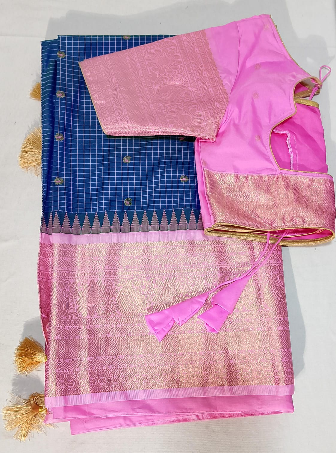 N08: Ready To Ship Beautiful Gadwal  Saree With Stitched Blouse