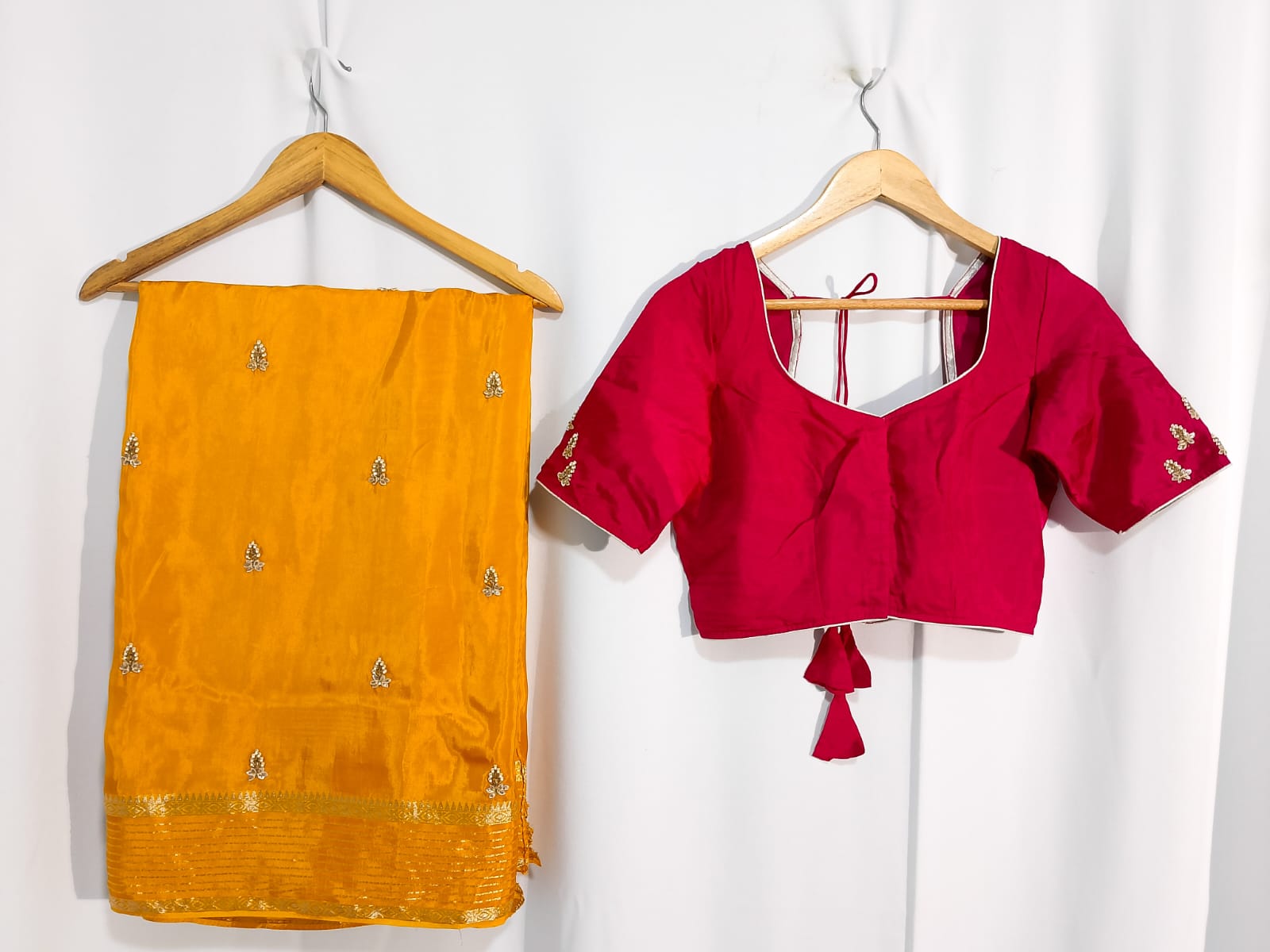 N624: Ready To Ship Beautiful Desginer Saree With Stitched Blouse