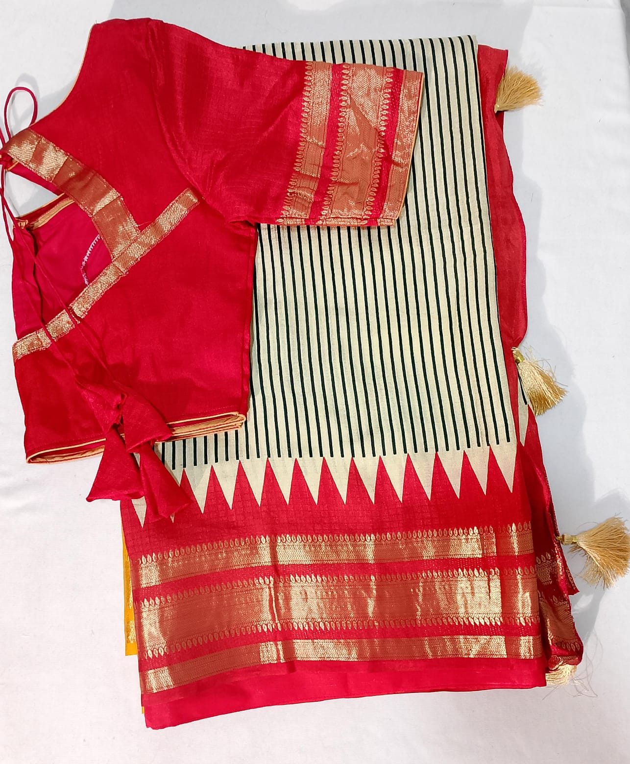 J593: Ready To Ship Beautiful Saree With Stitched Blouse