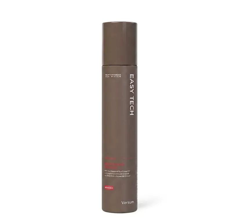 Performing Shampoo Versum with sunflower and aloe vera for daily cleansing