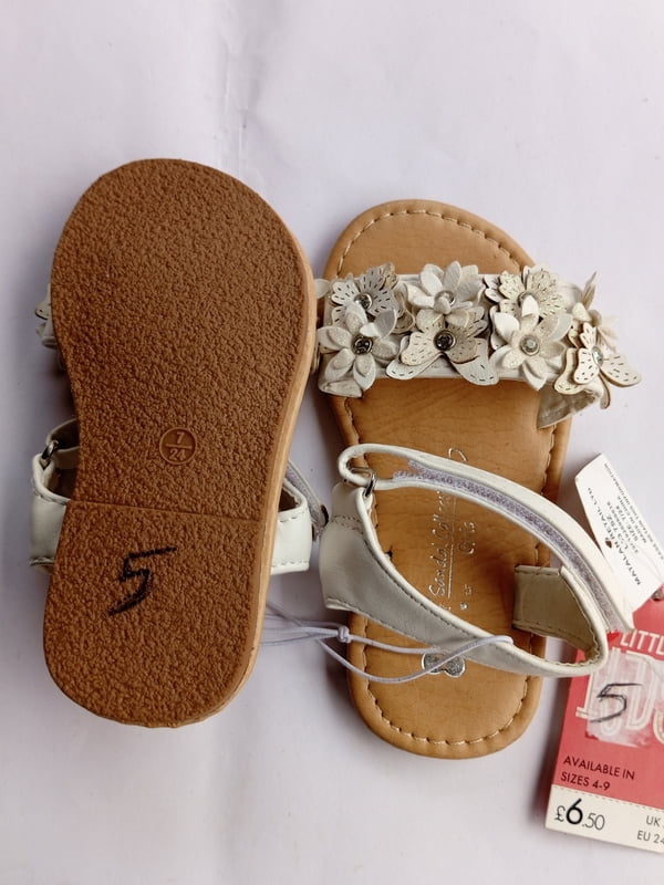 COMFY GIRLS SANDAL - UK STOCK SHOOES  (WHITE)