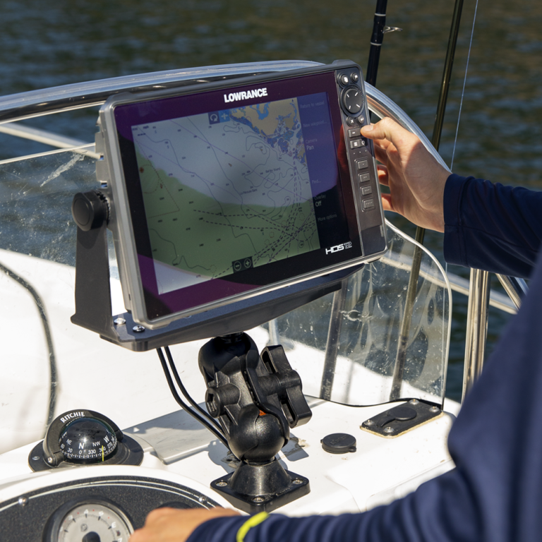 Scotty 2.25" ball mount w. Large Sounder Plate Scotty 2.25" ball mount w. Large Sounder Plate