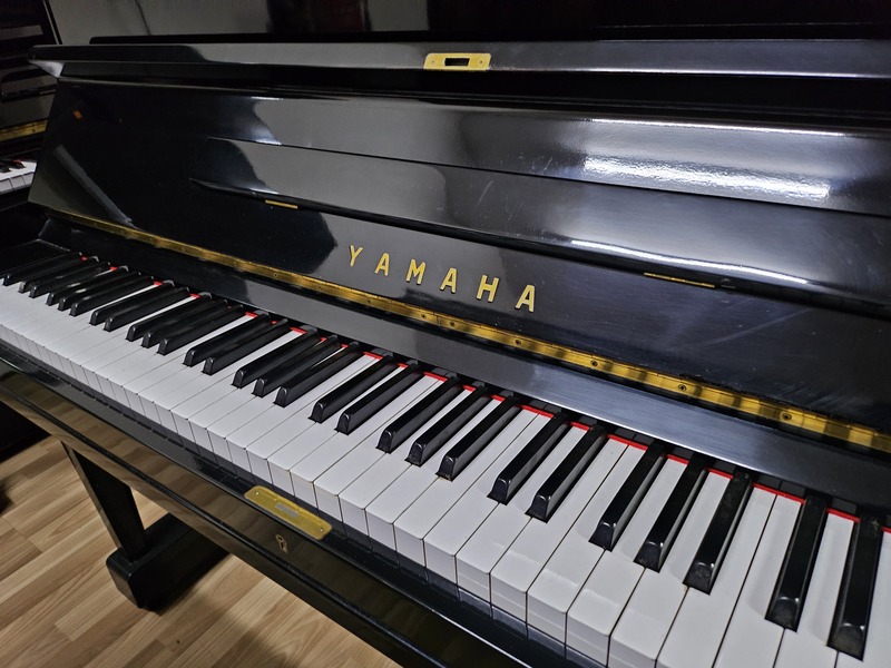 Yamaha U3