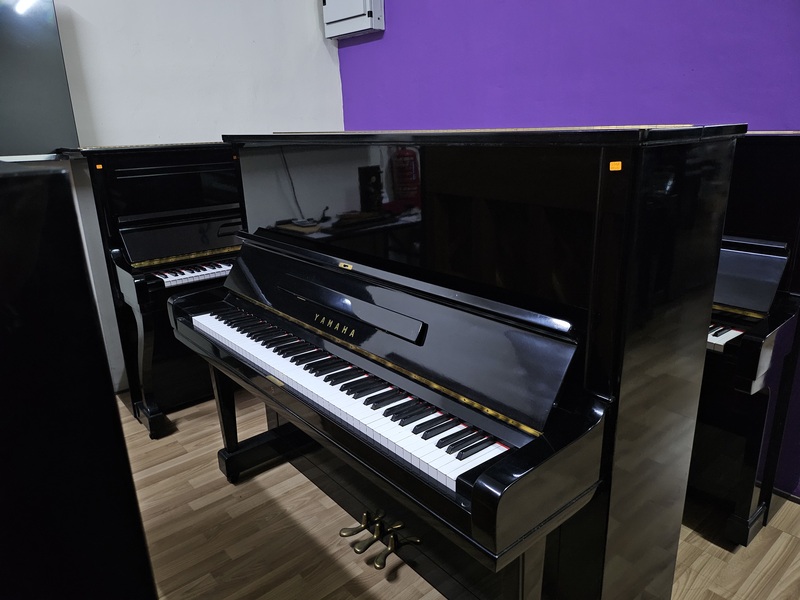 Yamaha U3