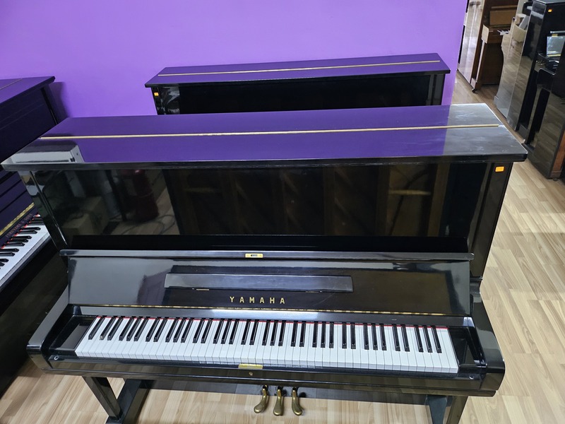 Yamaha U3