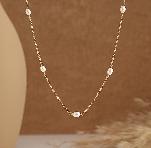 Stylish Pearl Necklace