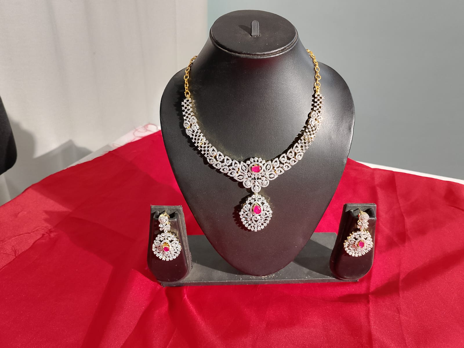 C103: Beautiful  Necklace  Set