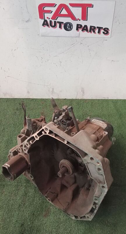 Transmission / Gearbox Nissan Almera 1.5i 4 Cylinder 2016to2020