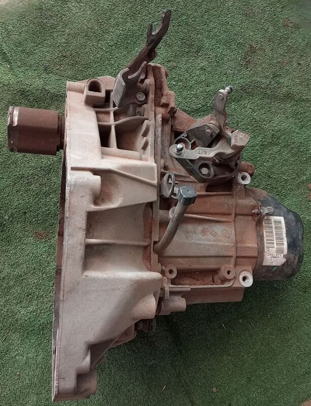 Transmission / Gearbox Nissan Almera 1.5i 4 Cylinder 2016to2020
