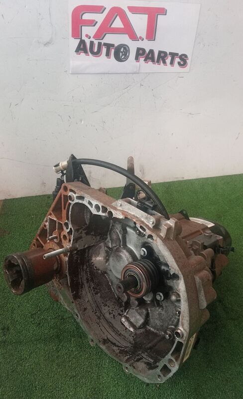 Transmission / Gearbox Nissan NP200 1.6i 8 Valve 2014to2019