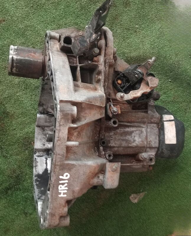 Transmission / Gearbox Nissan Tida 1.6i 4 Cylinder 2009to2014