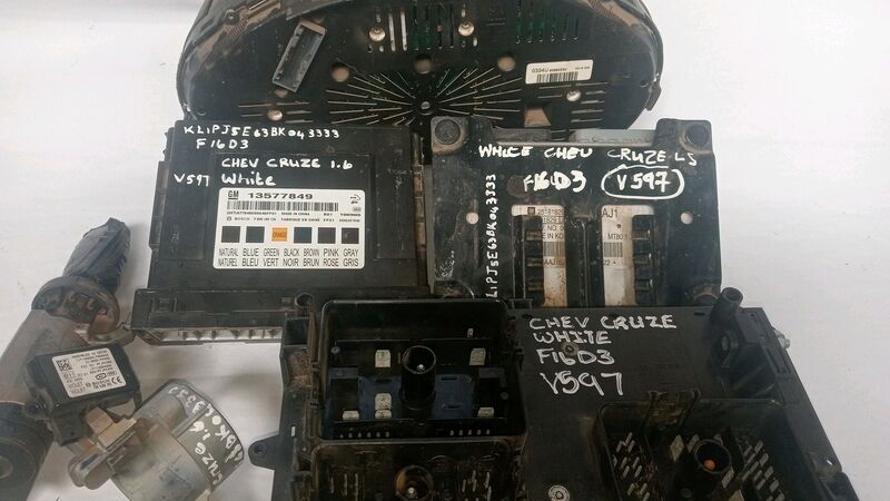 Lock Sets Chevrolet Cruze 1.6 Manual Cluster, ECU, BCM, Fusebox, Ignition, Key reader and Key 2010 to