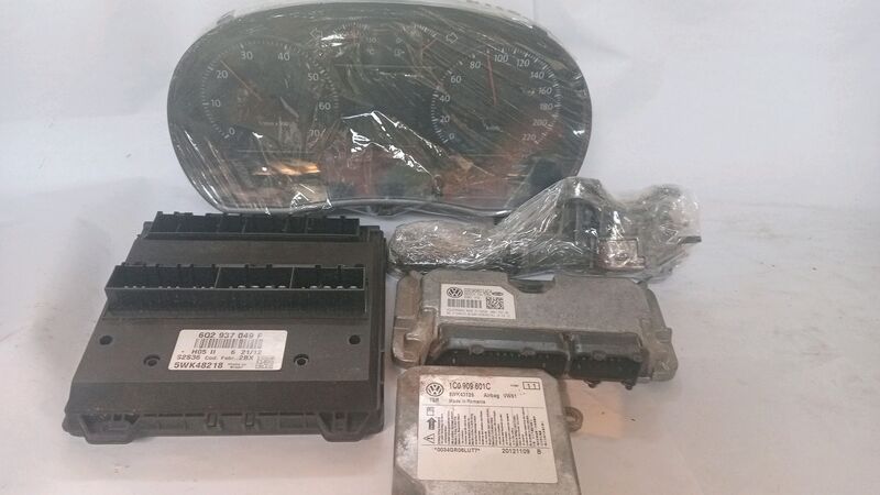 Lock Sets Volkswagen Polo Sedan Manual Cluster, ECU, BCM, Ignition, Key reader, Key and ABS module 2012 to
