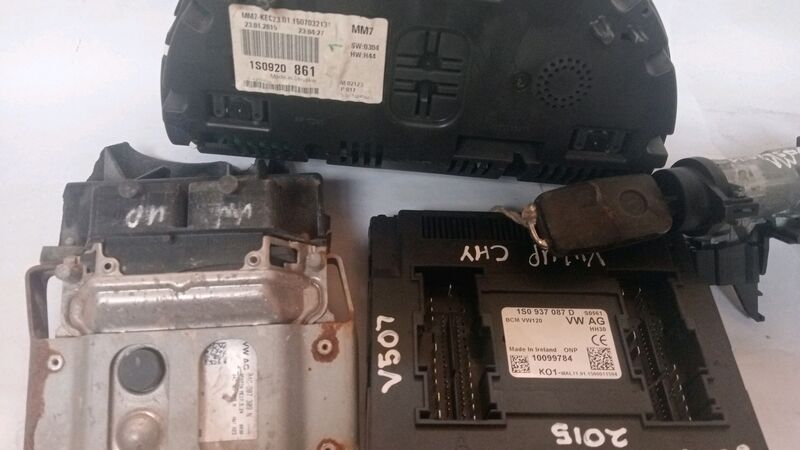 Lock Sets Volkswagen UP 1.0 3 Cylinder Cluster, ECU, BCM, Ignition, Key reader and key 2015 to