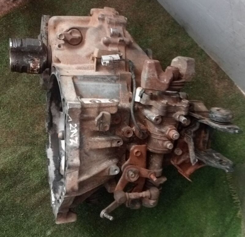 Transmission / Gearbox Toyota Yaris 1.3i 4 Cylinder 2005 to 2011