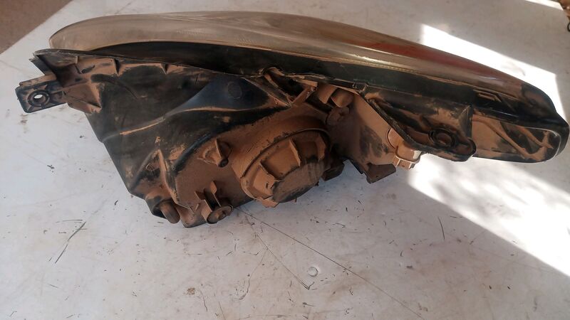 Headlights Hyundai Accent RHS 2004 to 2008