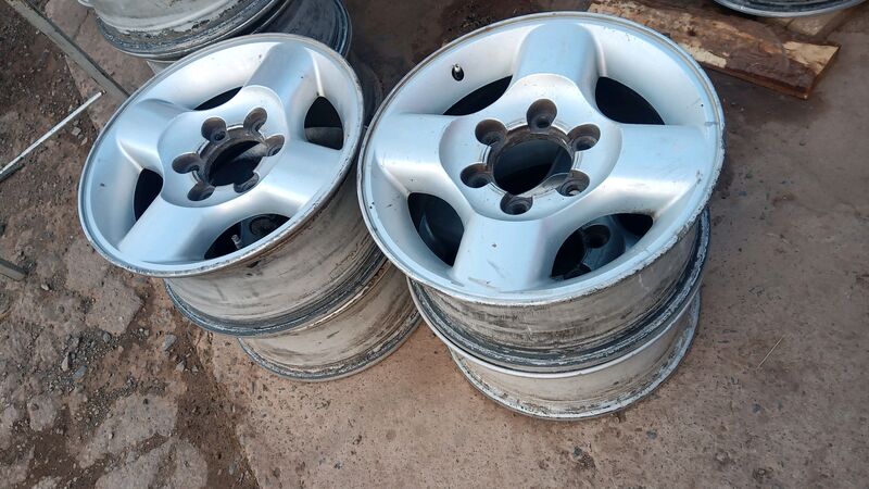 Mag Rims Nissan NP300 17 inch 2000 to 2005
