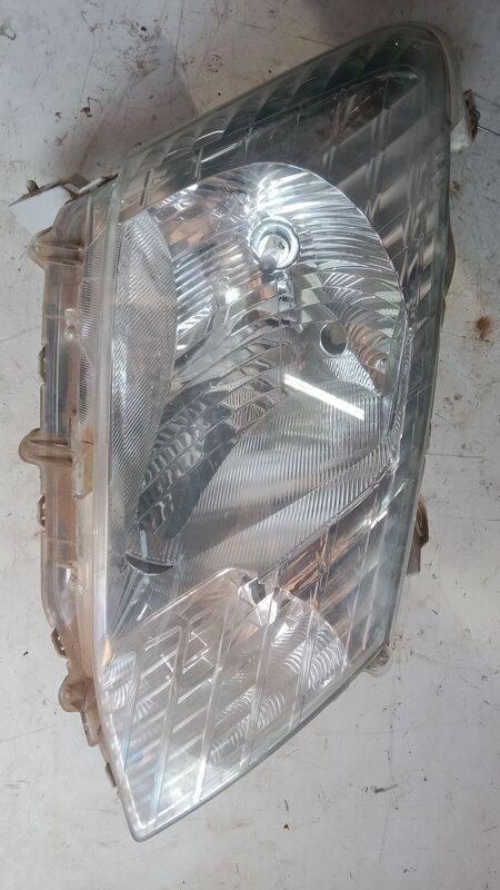 Headlights Isuzu D-Max RHS 2013 to 2022