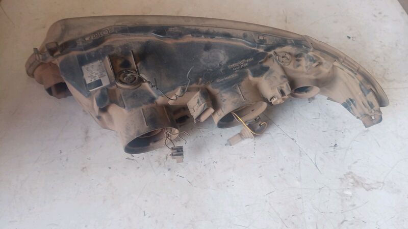 Headlights Nissan Almera RHS 2000 to 2006