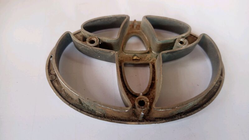 Emblems and Badges Toyota Camry 9.5cm x 6cm