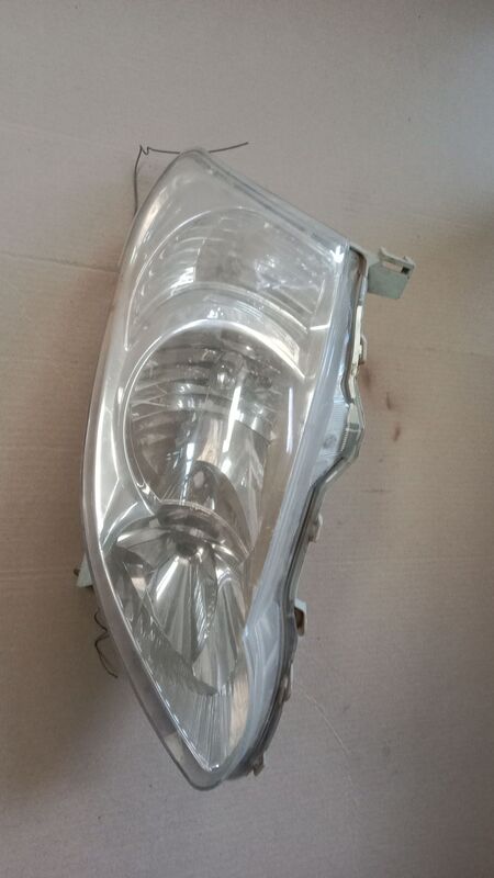 Headlights Toyota Run X RHS 2004 to 2006