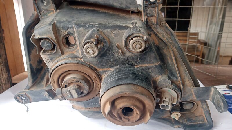 Headlights Isuzu D-Max RHS 2007 to 2011