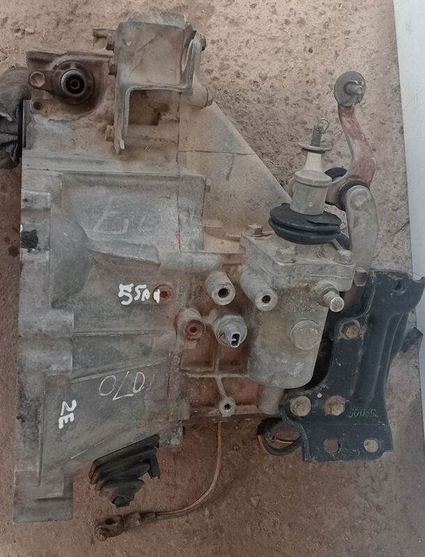 Transmission / Gearbox Toyota Tazz 1.3 4 Cylinder 2000 to 2006