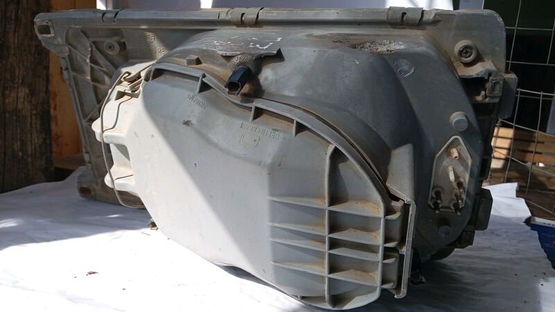 Headlights Mercedes-Benz E-Class LHS 1979 to 1991