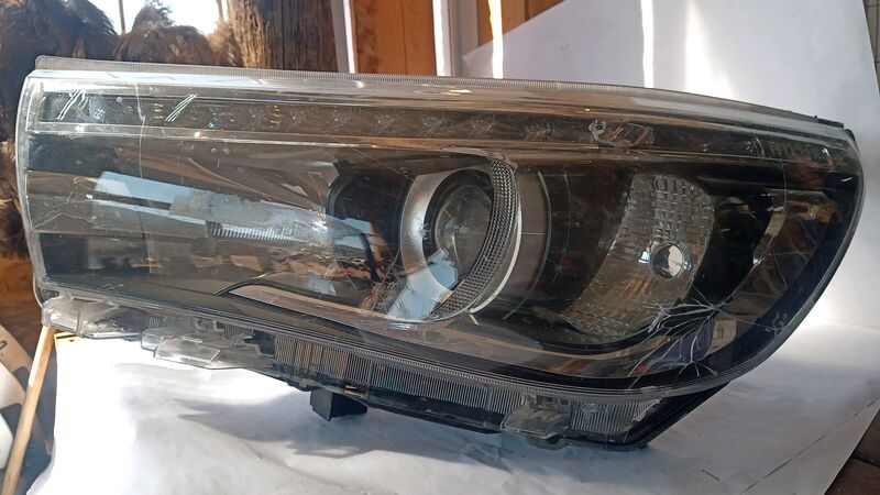 Headlights Toyota Hilux GD-6 LHS,DRL motor,LED Projection, face-lift ,non-Xenon 2017to2020