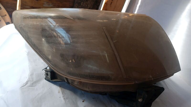 Headlights Toyota Hilux D4D RHS 2011 to 2014