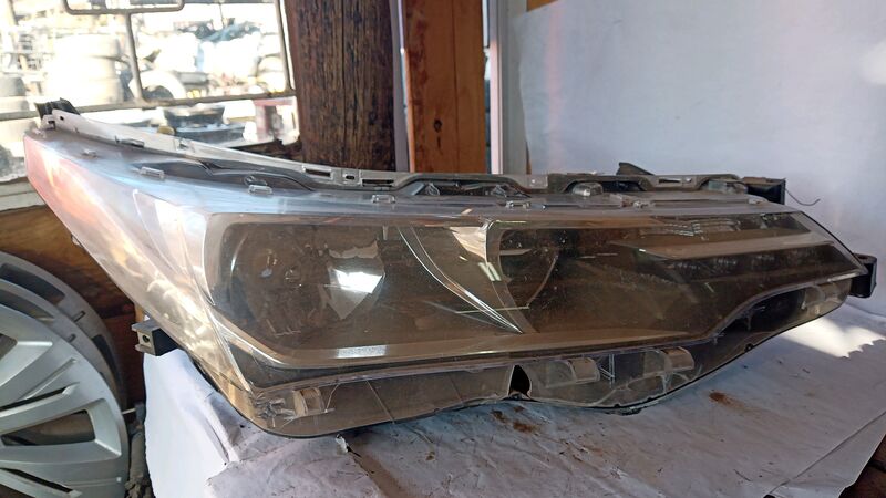 Headlights Toyota RAV4 RHS 2015 to 2019