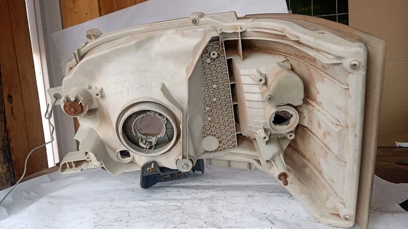 Headlights Toyota Quantum RHS 2003 to 2010