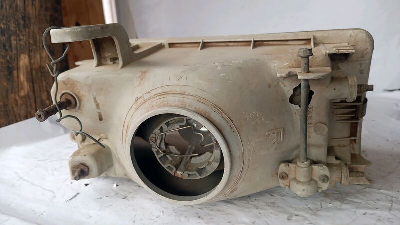 Headlights Toyota Tazz RHS 2001 to 2009