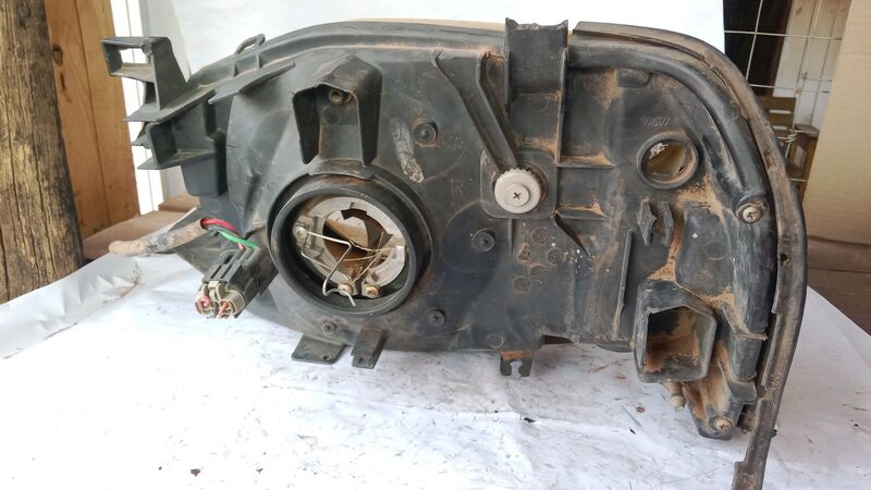 Headlights Nissan NP300 Hardbody RHS 2003 to 2020