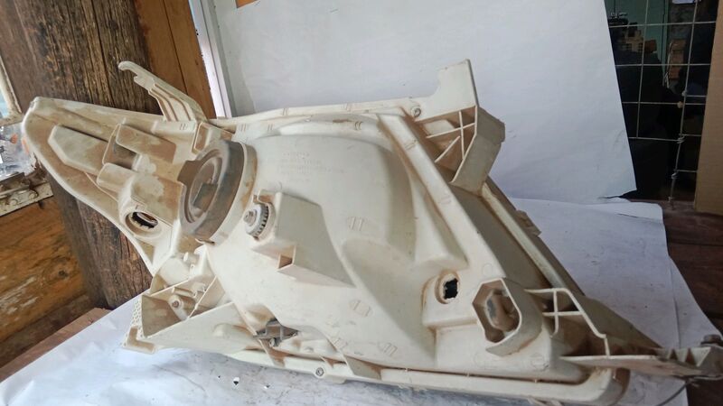 Headlights Toyota Hilux D4D/VVTI LHS 2007 to 2017