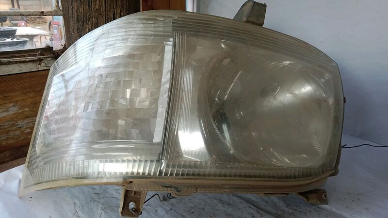 Headlights Toyota Quantum RHS 2003 to 2010