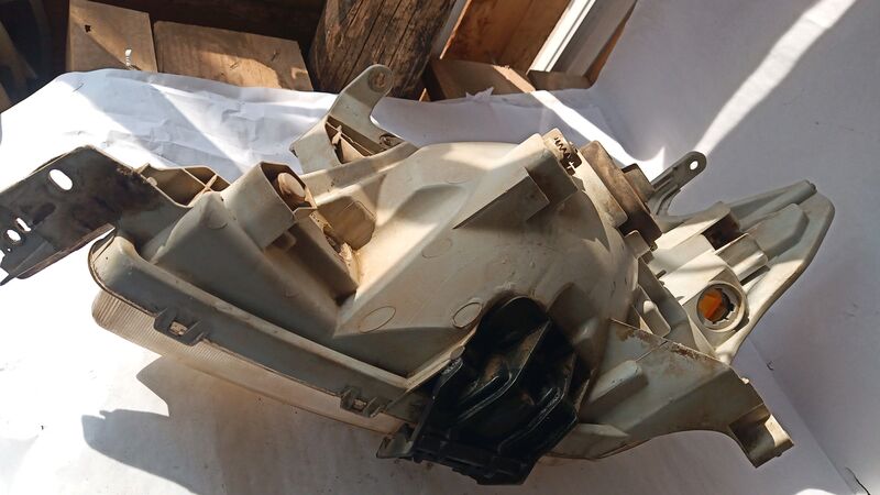 Headlights Toyota Hilux D4D/VVTI RHS 2007 to 2015