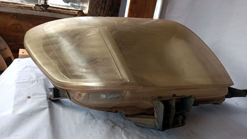 Headlights Toyota Hilux D4D/VVTI RHS 2011 to 2015