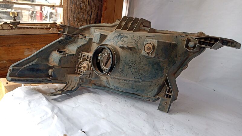 Headlights Toyota Hilux D4D/VVTI RHS 2011 to 2015