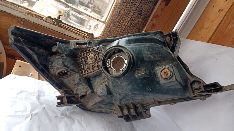 Headlights Toyota Hilux D4D/VVTI LHS 2011 to 2015