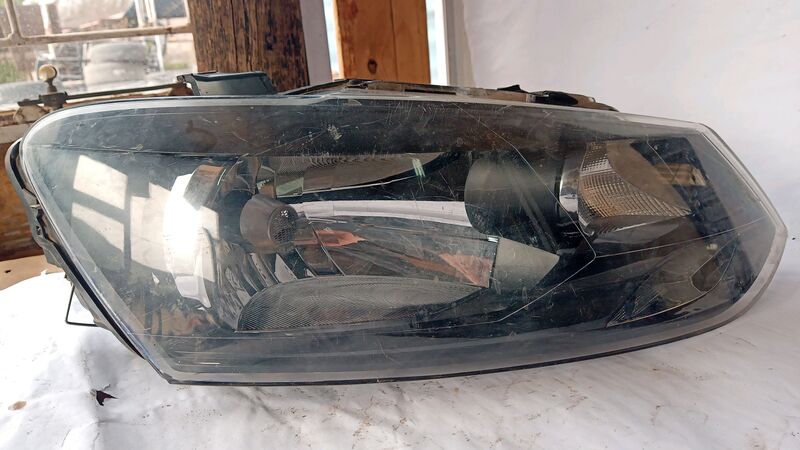 Headlights Volkswagen Polo RHS 2009 to 2014