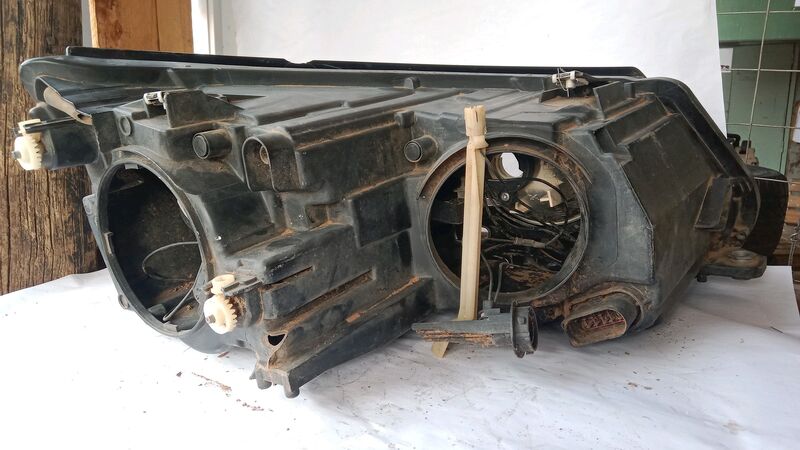 Headlights Volkswagen Tiguan RHS 2012 to 2023