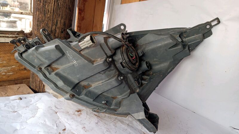 Headlights Nissan Livina X gear RHS 2006 to 2015