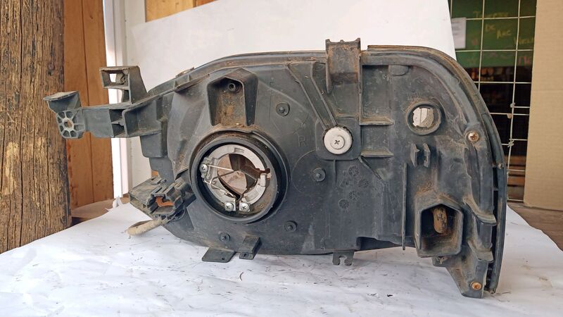 Headlights Nissan NP300 Hardbody RHS 2003 to 2020