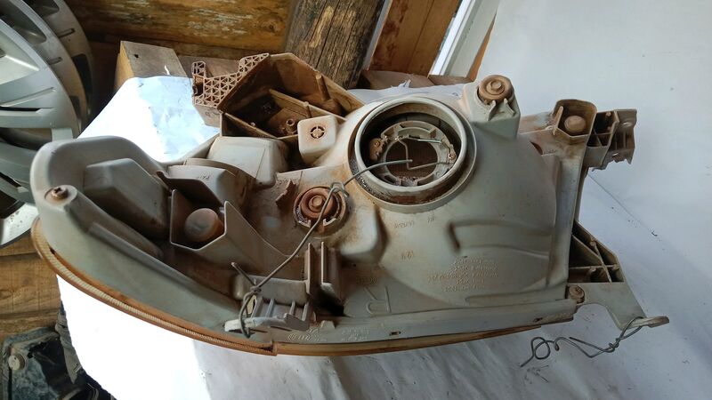 Headlights Toyota Hilux D4D/VVTI RHS 2007 to 2012