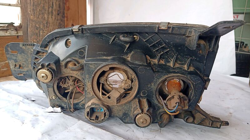 Headlights Ford Bantam Rocam LHS 2006 to 2008