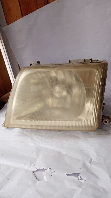 Headlights Nissan NP300 Hardbody LHS 2002 to 2006