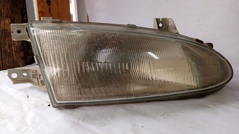 Headlights Hyundai Accent RHS 1995 to 1999